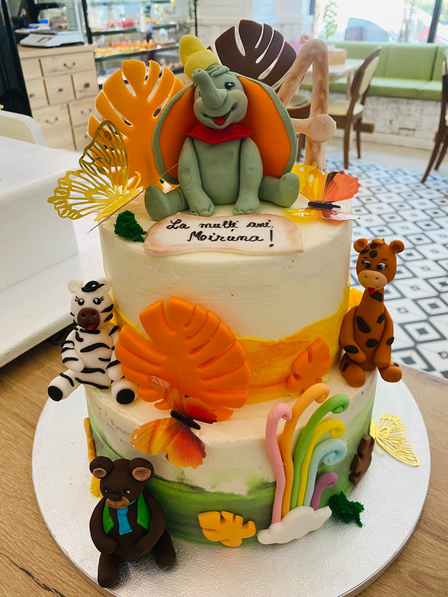 Tort botez decorat