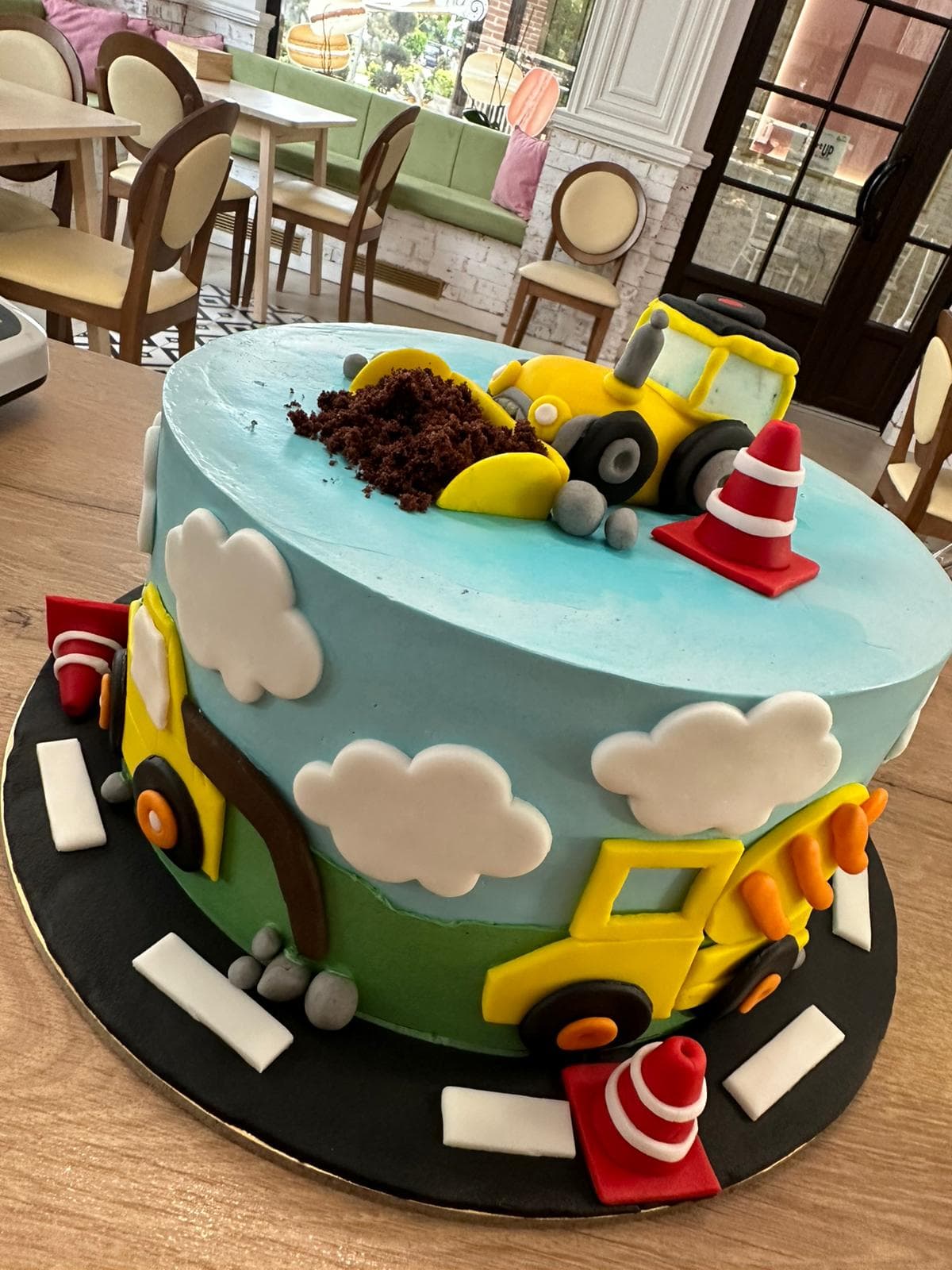 Tort aniversare 82
