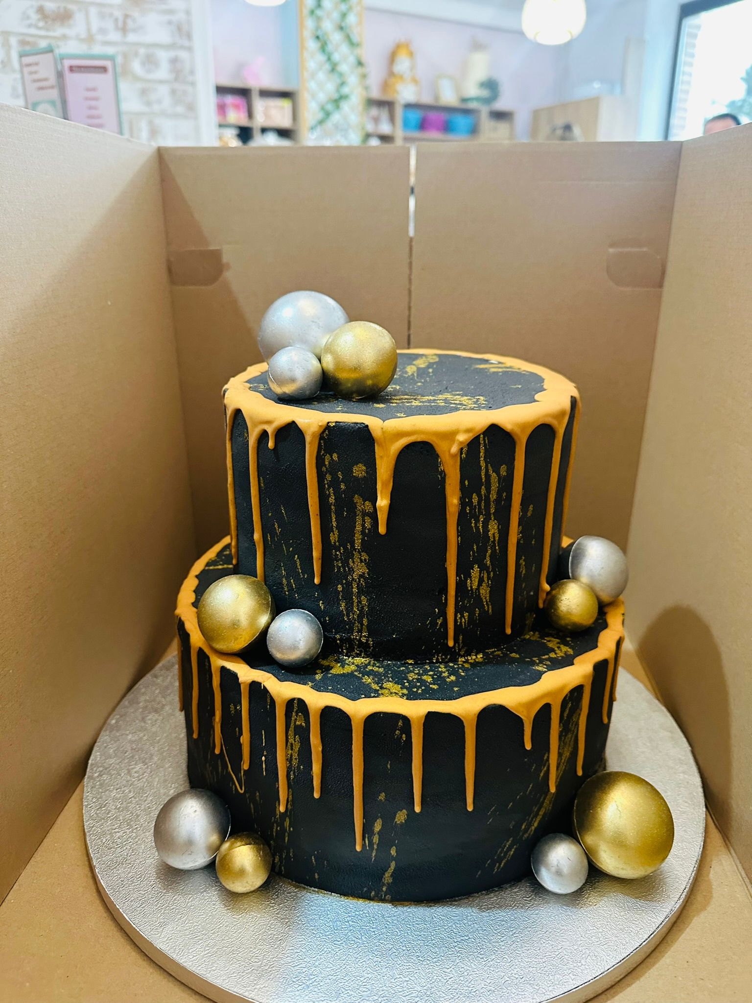 Tort majorat decorat