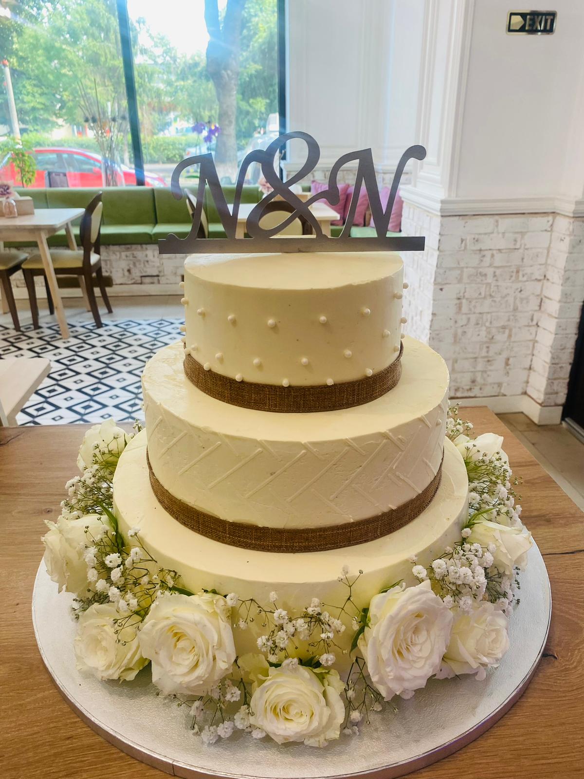 Tort de nuntă elegant